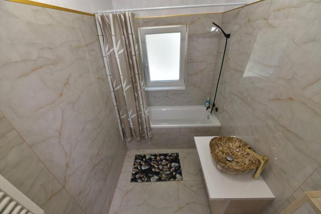 Appartement Luxury Studio / Ghencea à Bucarest Extérieur photo